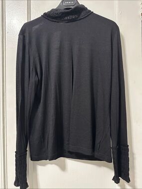 Akris Black Long-Sleeve Turtleneck with Pleated Cuffs 65% Cashmere  35% Silk